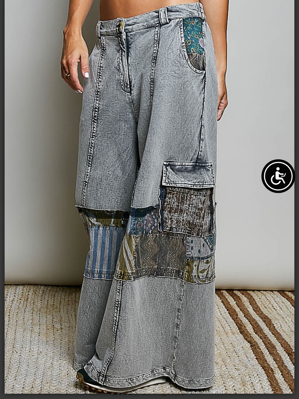 Relaxed Wide-Leg Patchwork Denim Pants- Washed out Black - Picture 3 of 6